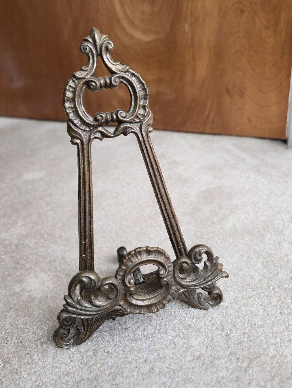 Vtg Ornate Bronze Easel Stand Table Top Picture Book Plate Stand Holder 8”×5"